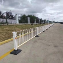 【安裝商丘公路道路鋅鋼隔離欄 交通安全京式設(shè)施圍欄 城市馬路防撞防護欄圖片】安裝商丘公路道路鋅鋼隔離欄 交通安全京式設(shè)施圍欄 城市馬路防撞防護欄